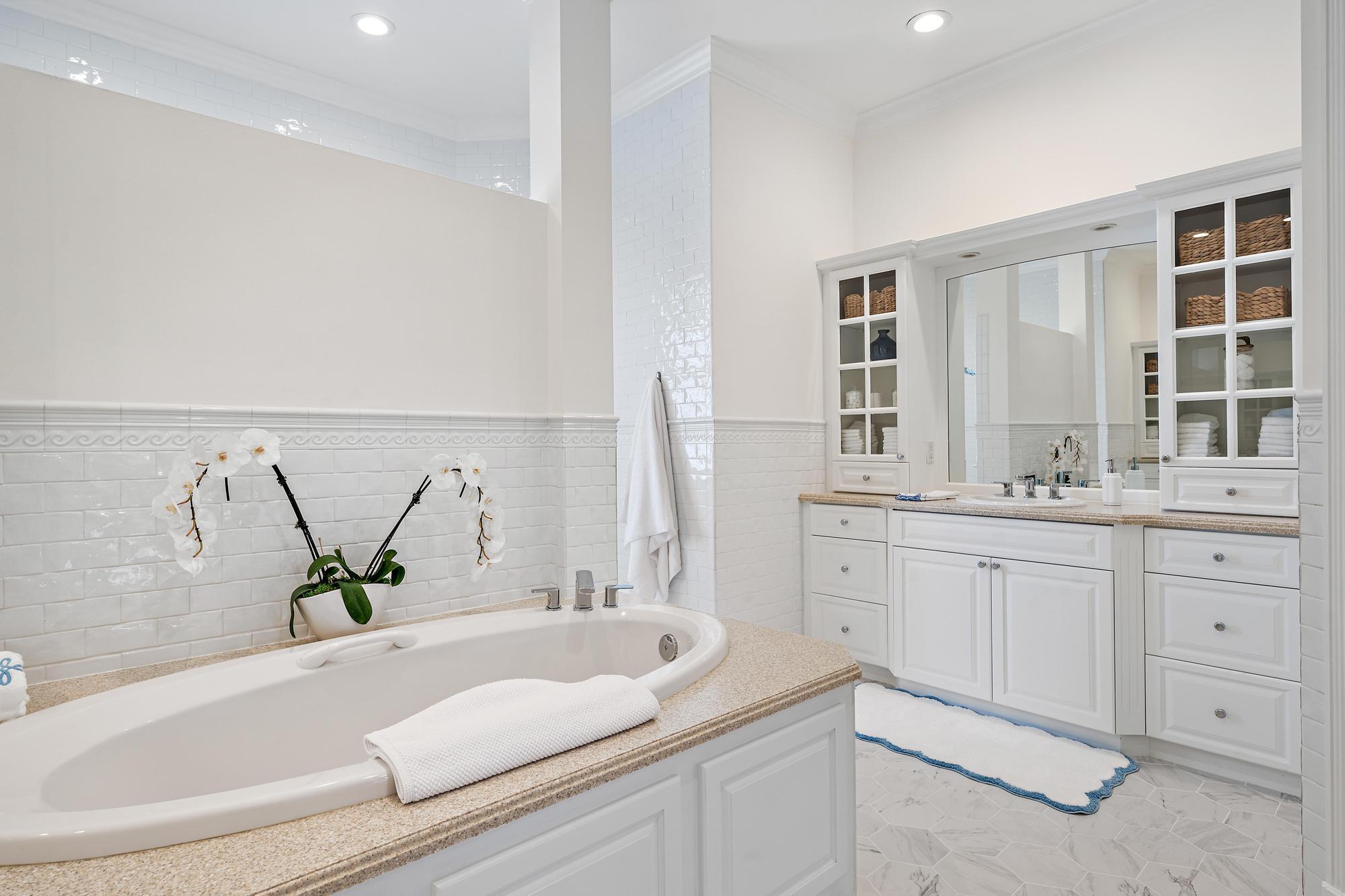 839 Country Clb Dr North Palm Beach, FL 33408