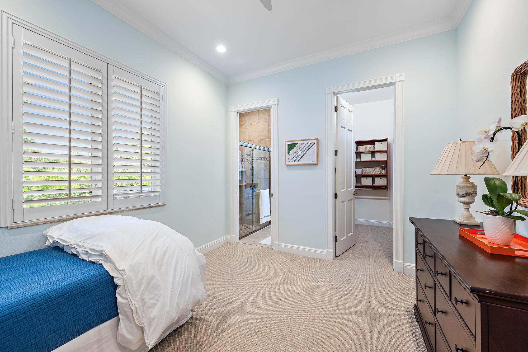 839 Country Clb Dr North Palm Beach, FL 33408