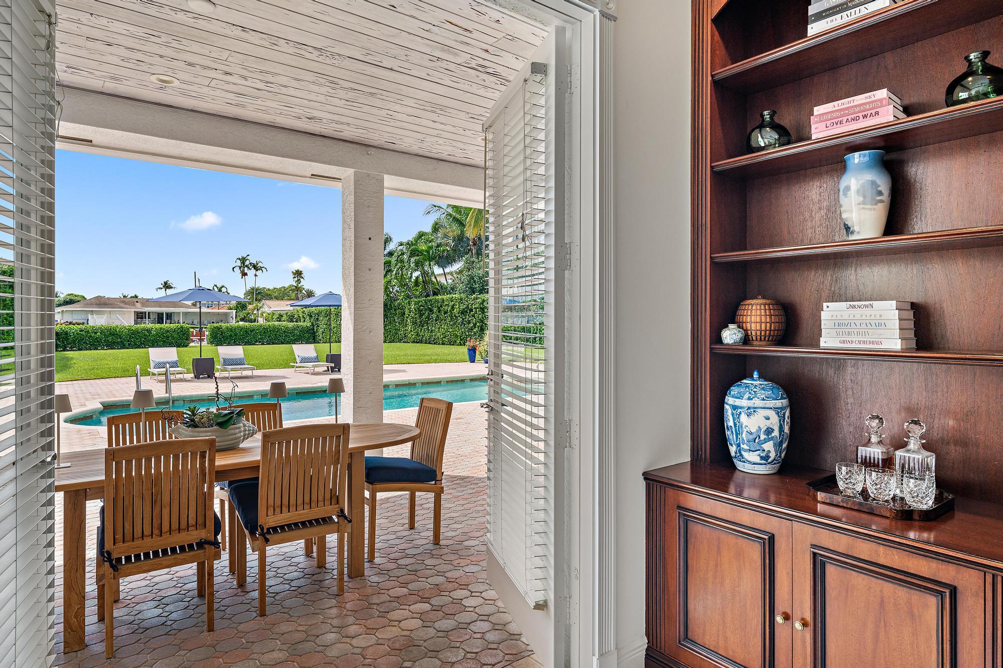 839 Country Clb Dr North Palm Beach, FL 33408