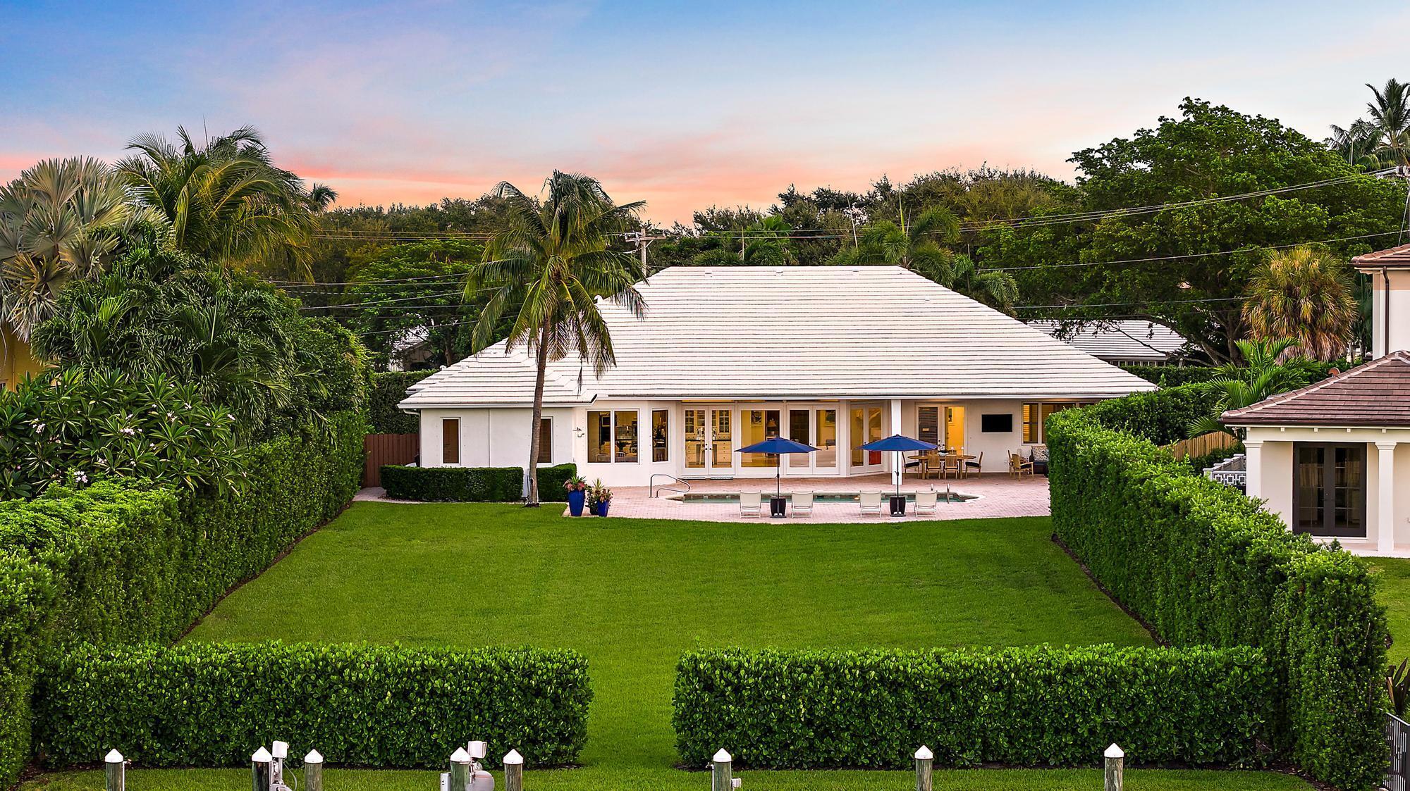 839 Country Clb Dr North Palm Beach, FL 33408