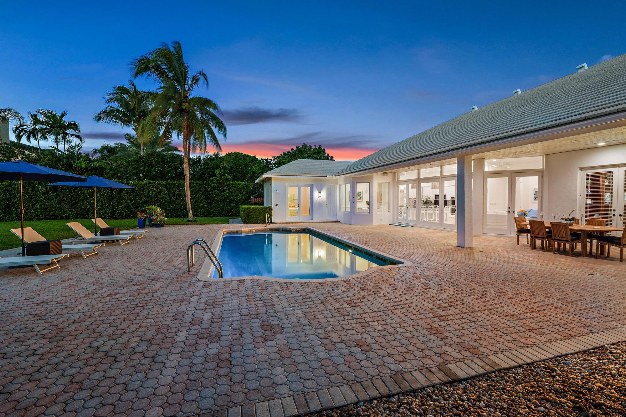 839 Country Clb Dr North Palm Beach, FL 33408