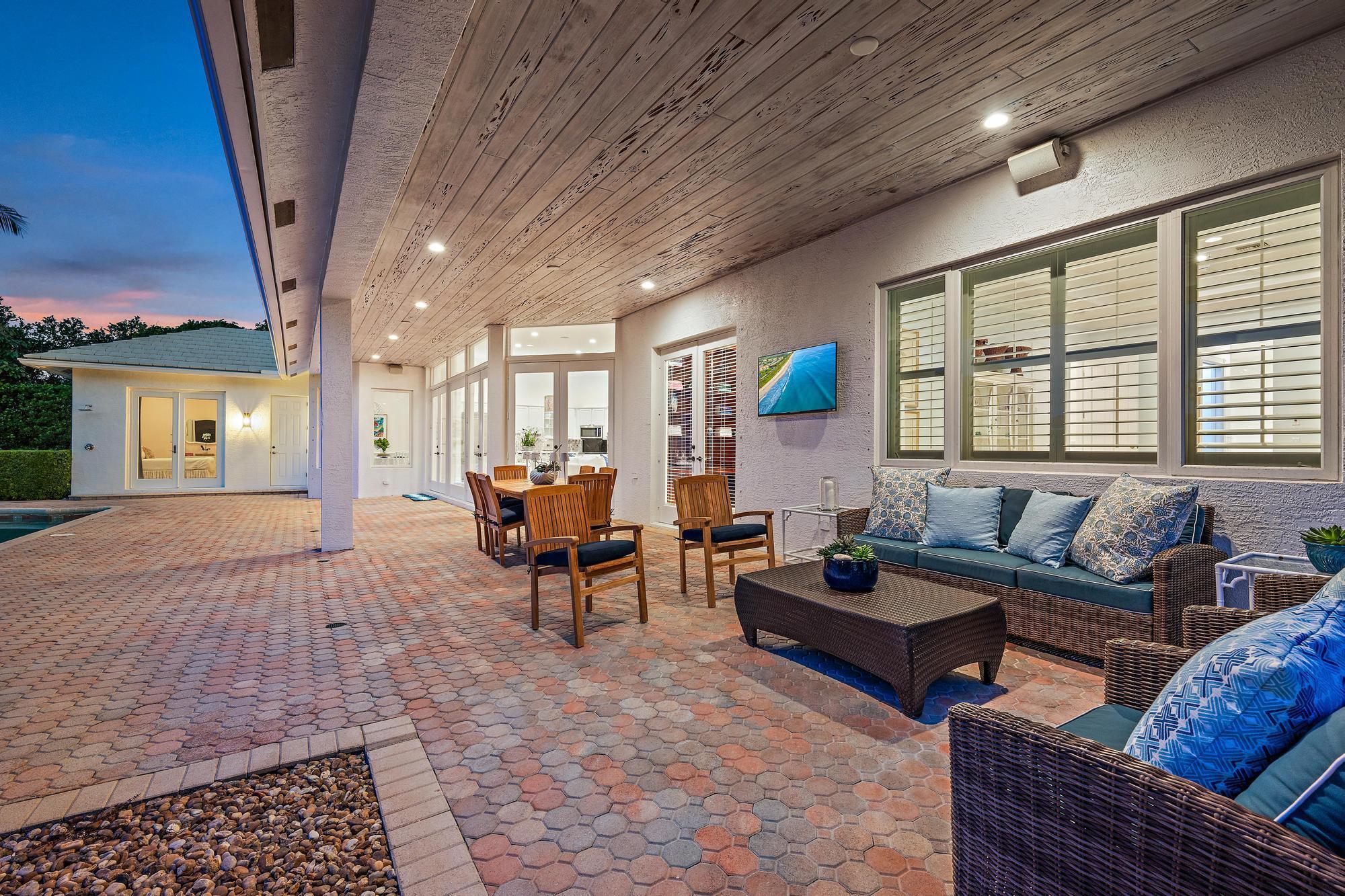 839 Country Clb Dr North Palm Beach, FL 33408