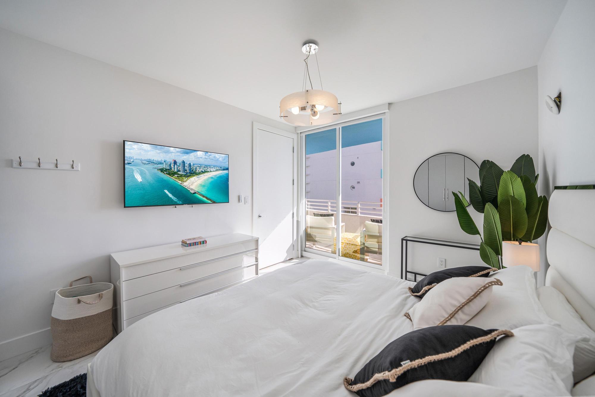 225 Collins Ave #6j Miami Beach, FL 33139