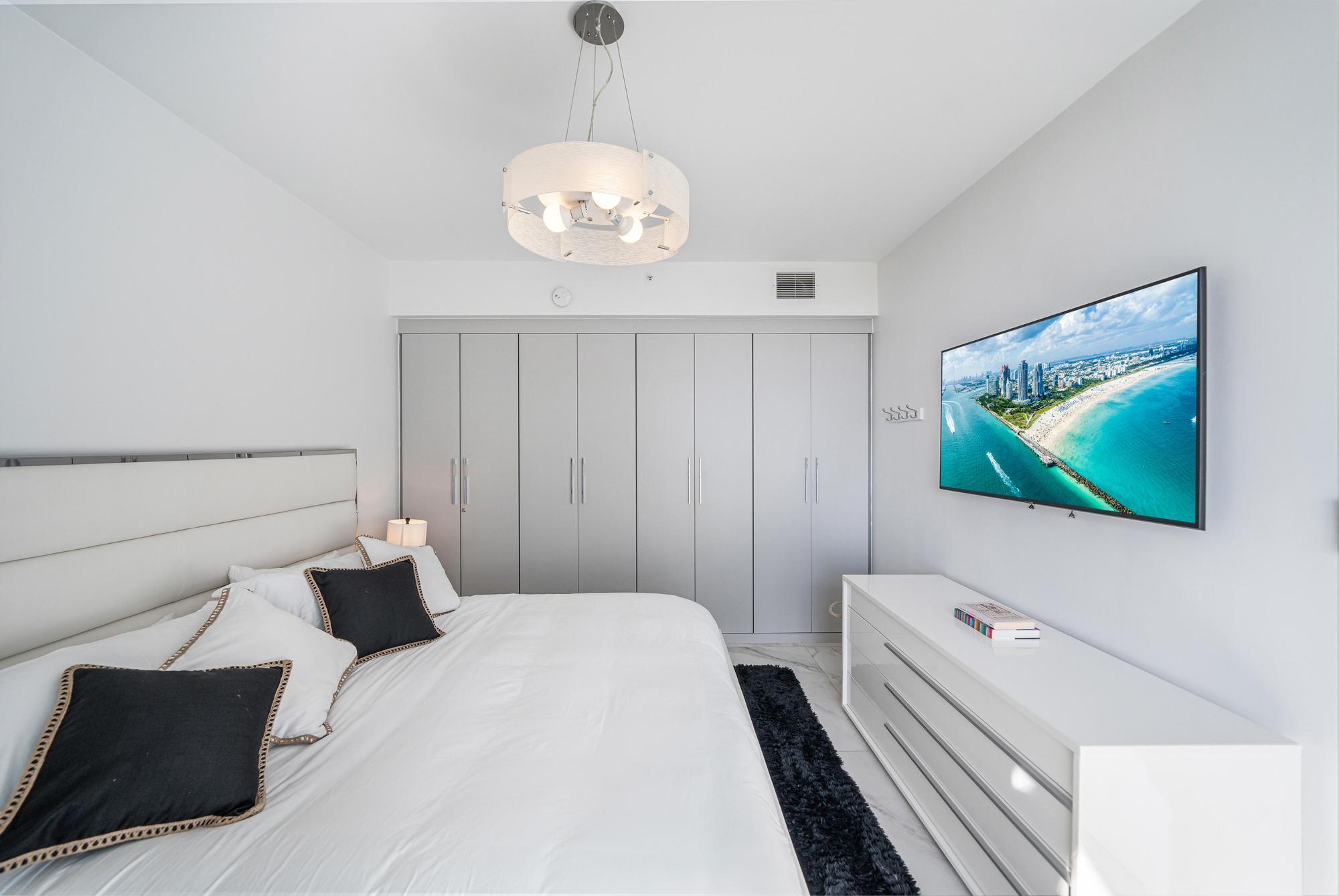 225 Collins Ave #6j Miami Beach, FL 33139