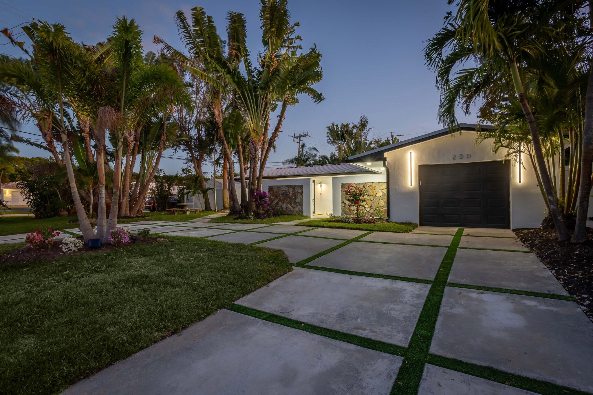 200 SW 12th St