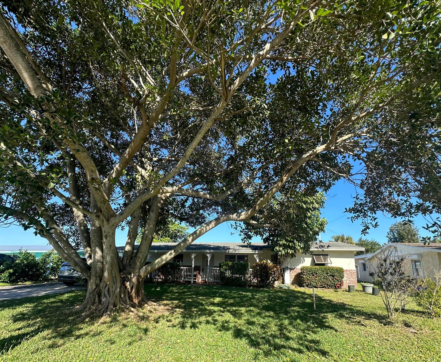 1455 NE Silver Maple Way