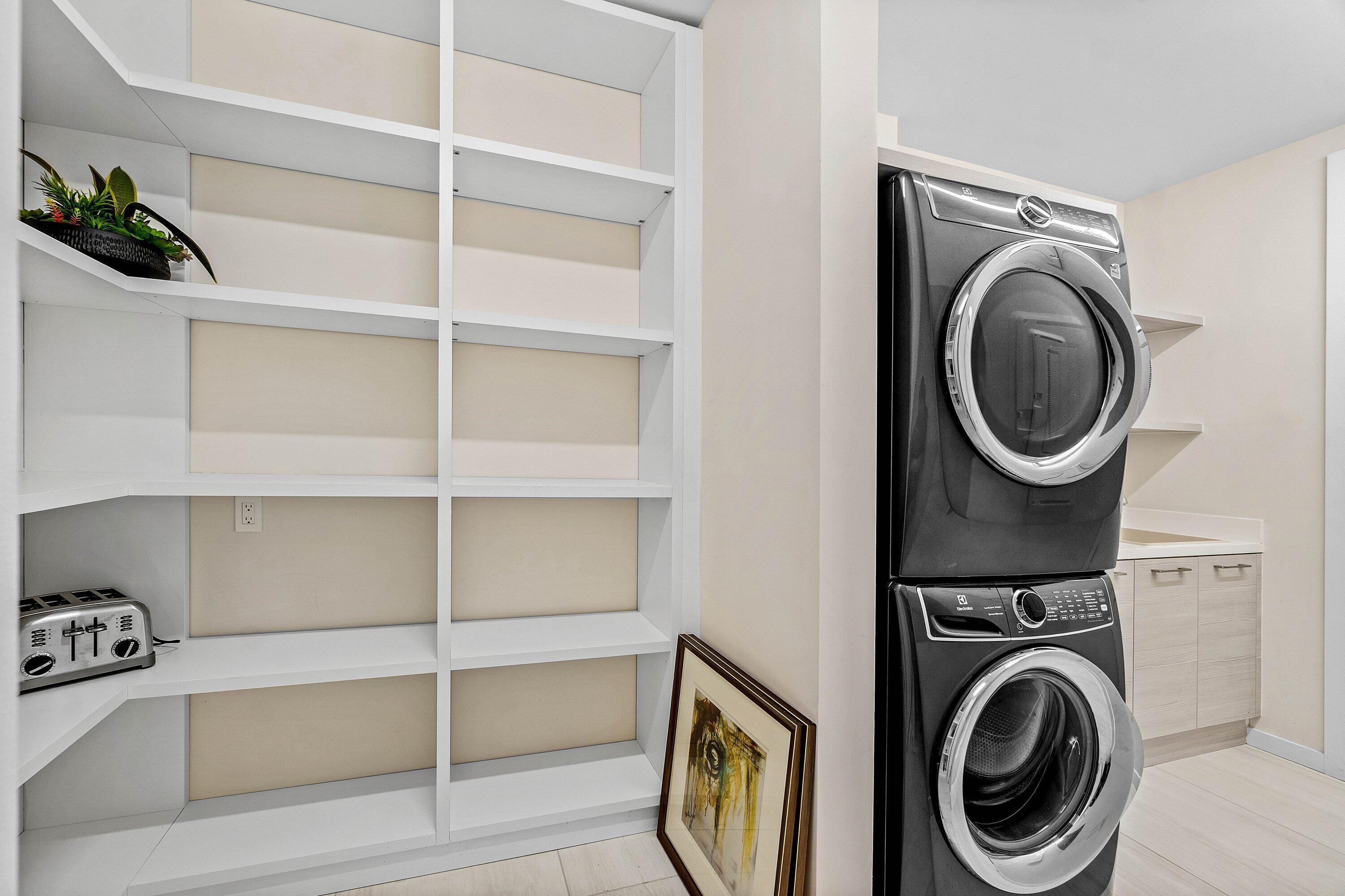 200 SE Mizner #608 Boca Raton, FL 33432