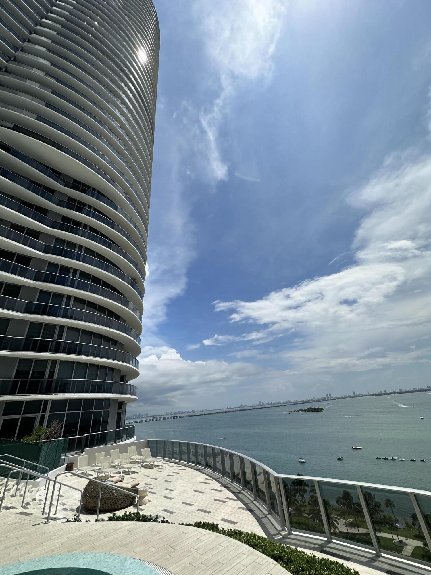 image Aria on the Bay110