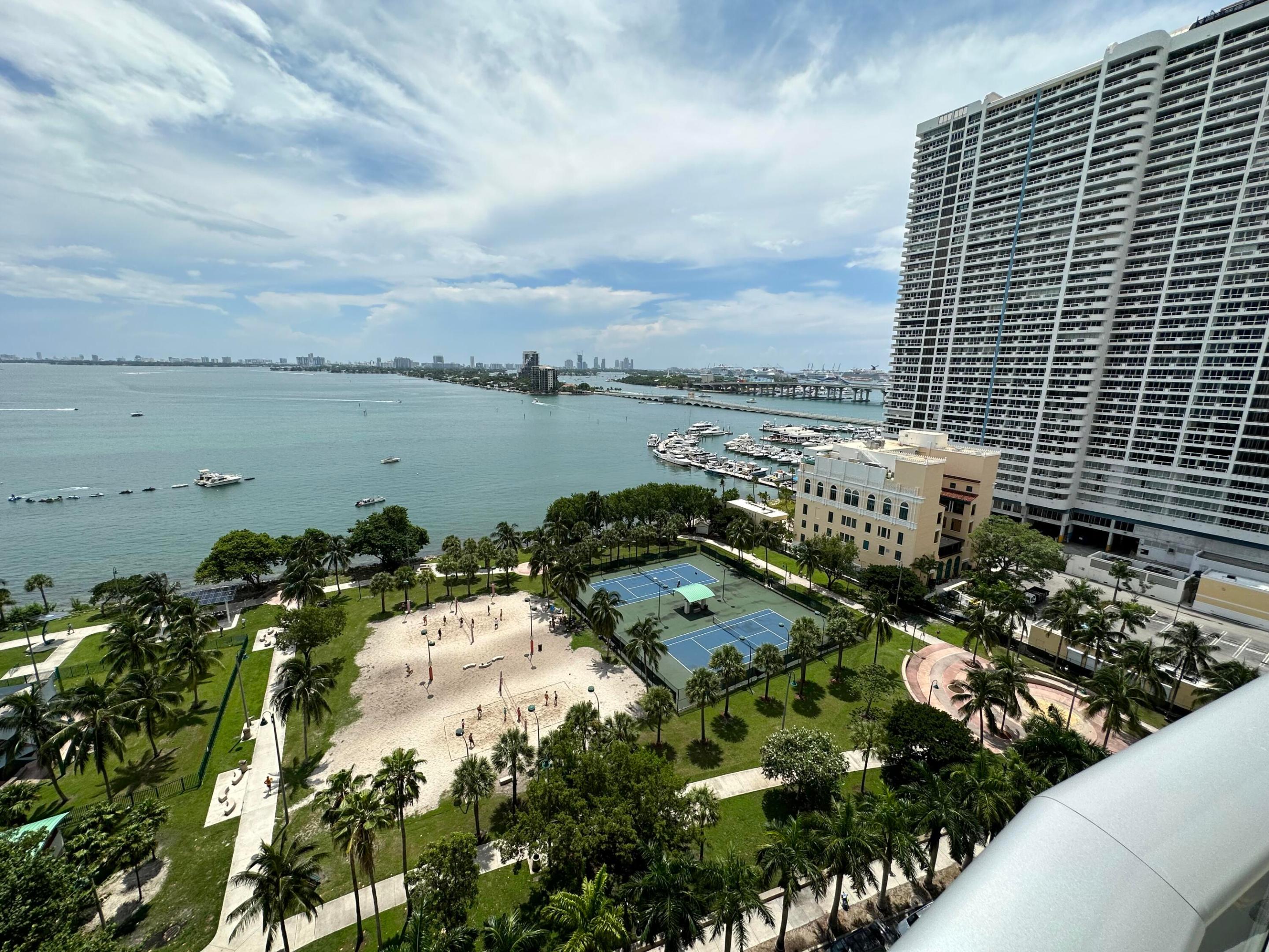 image Aria on the Bay115