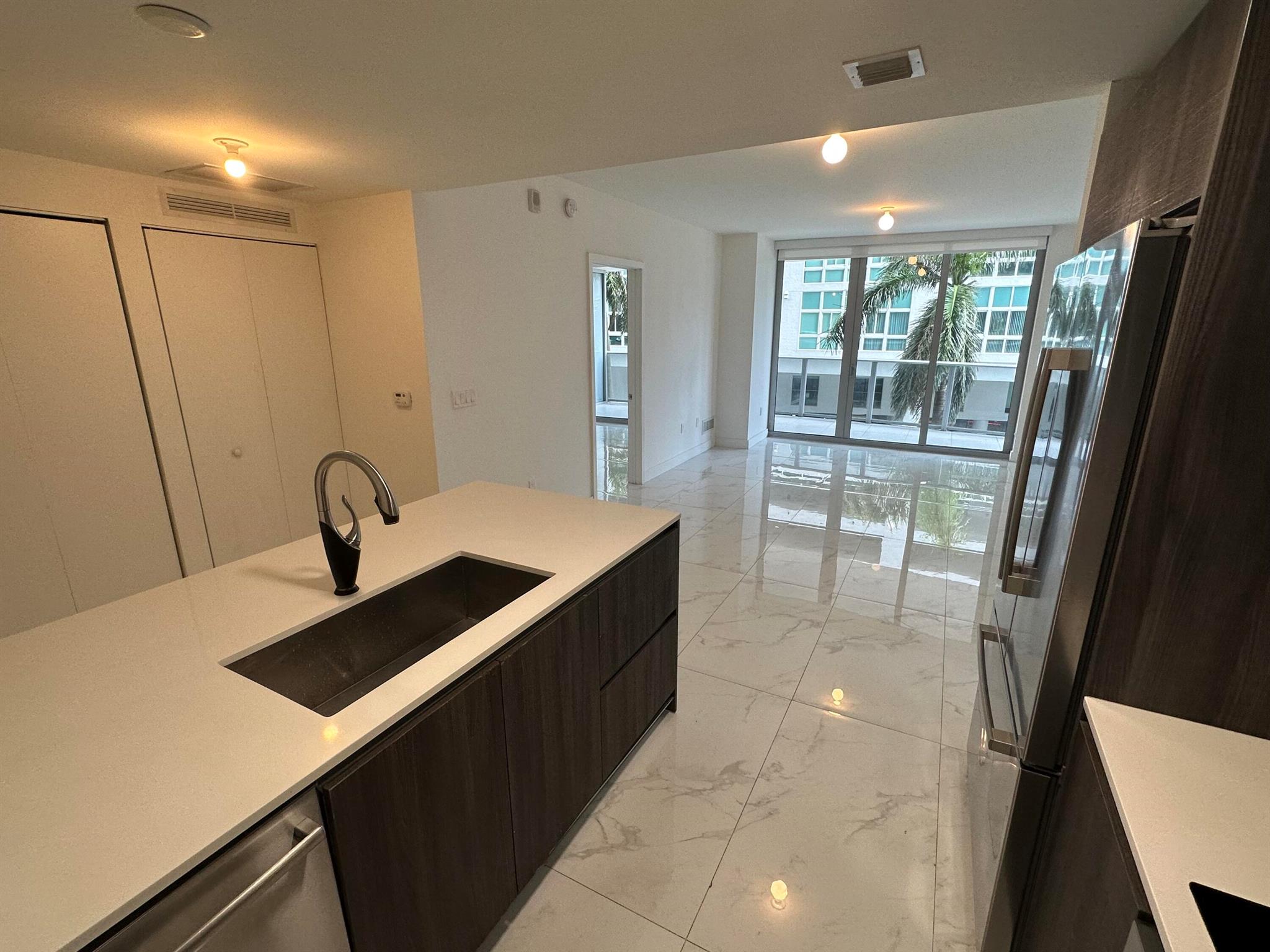 image Aria On The Bay Condo12