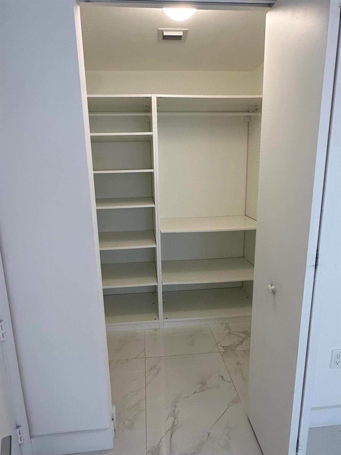 image Aria On The Bay Condo16