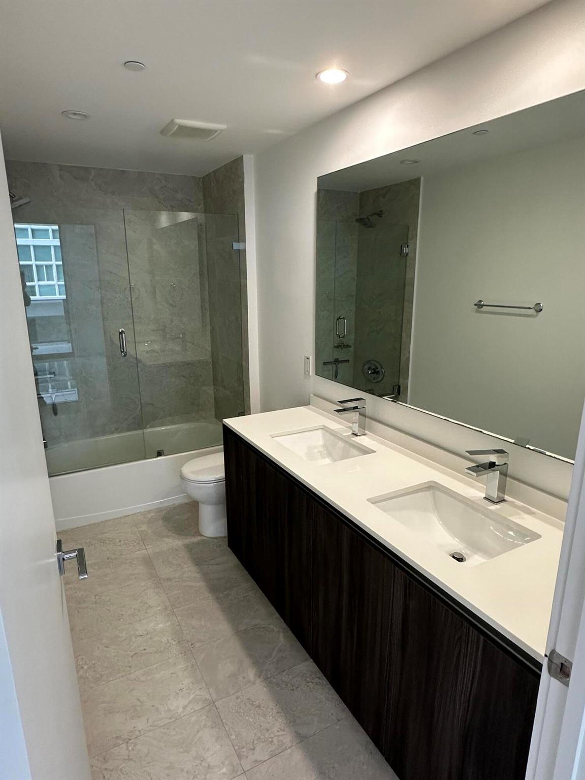 image Aria On The Bay Condo17