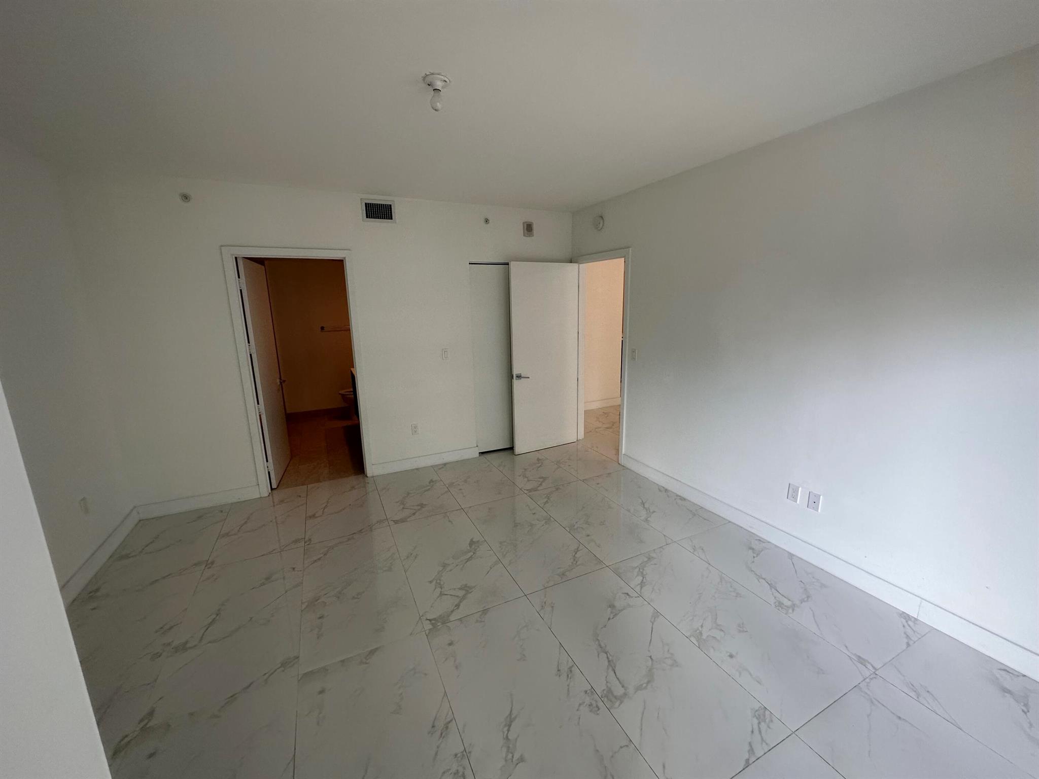 image Aria On The Bay Condo23