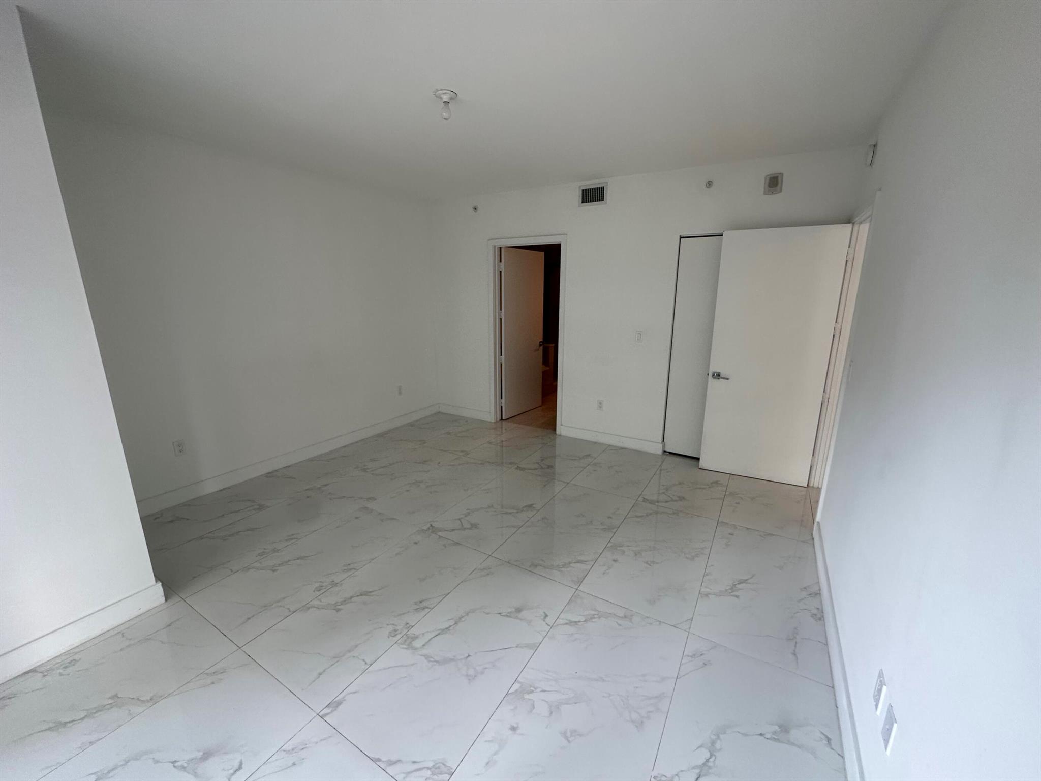 image Aria On The Bay Condo24