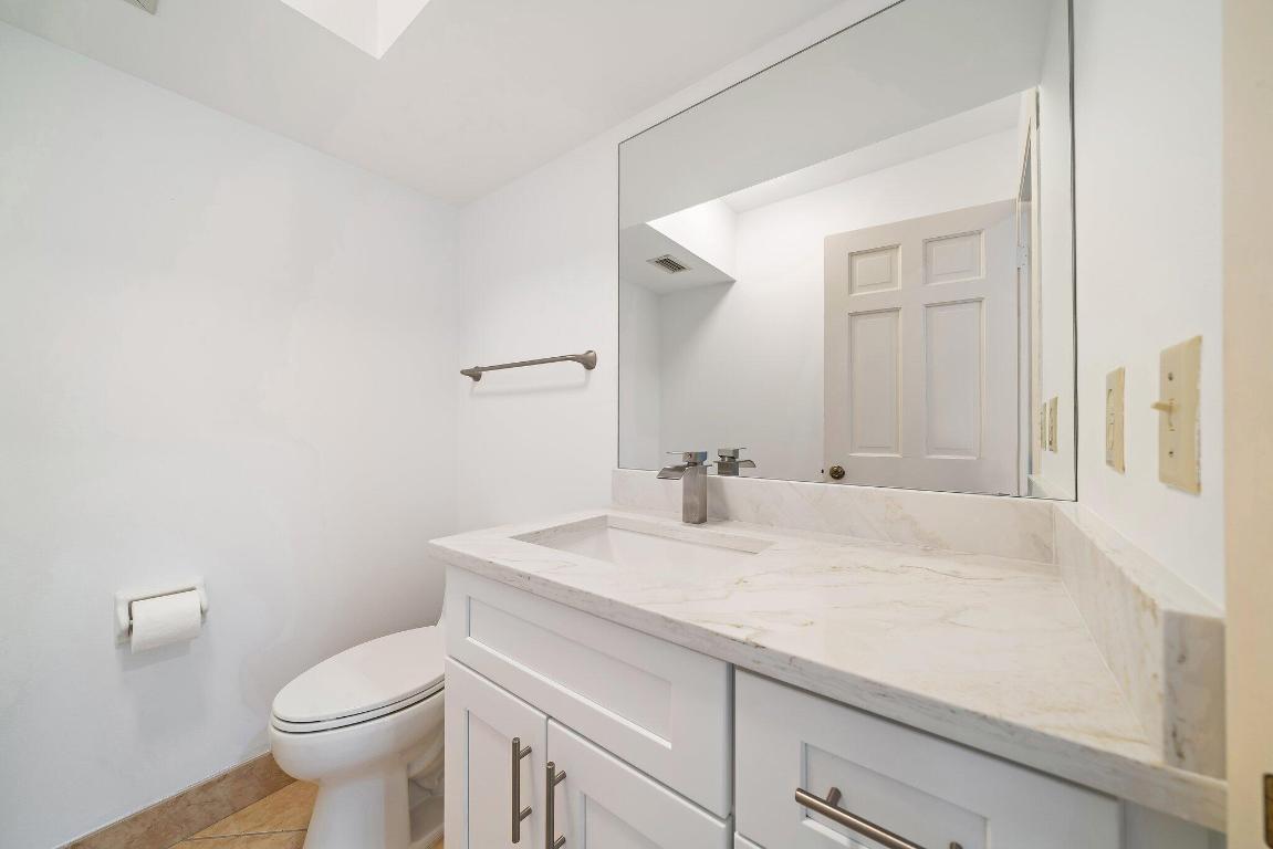 11890 SE Hill Clb #103 Jupiter, FL 33469