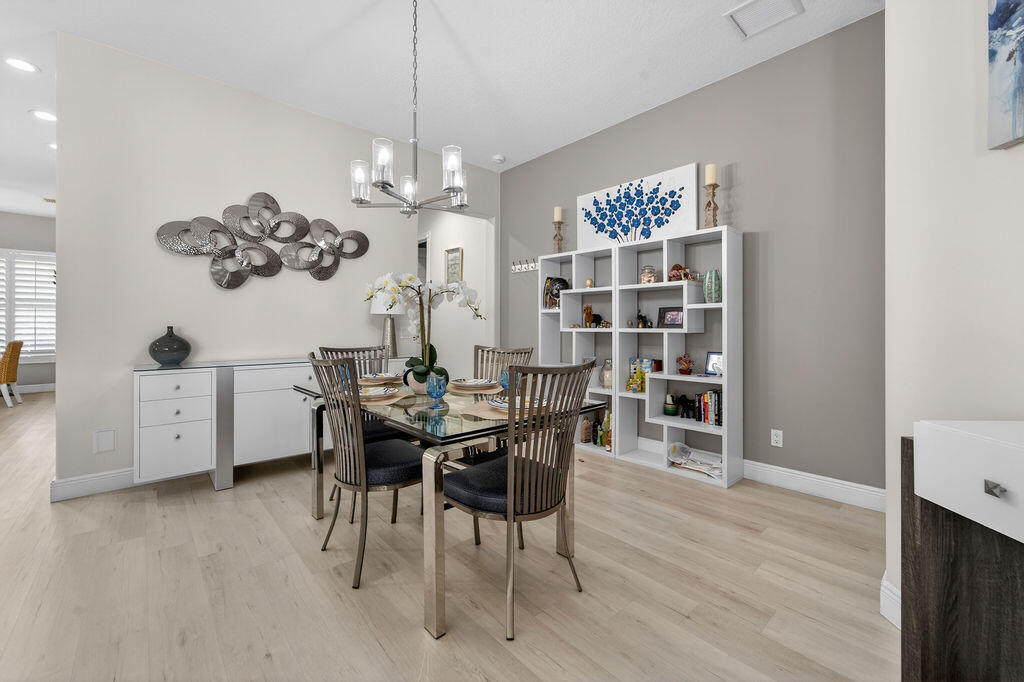 102 Bonaire Jupiter, FL 33458