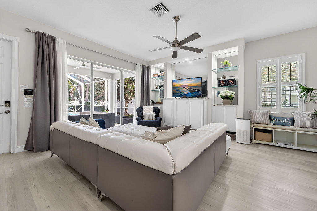 102 Bonaire Jupiter, FL 33458