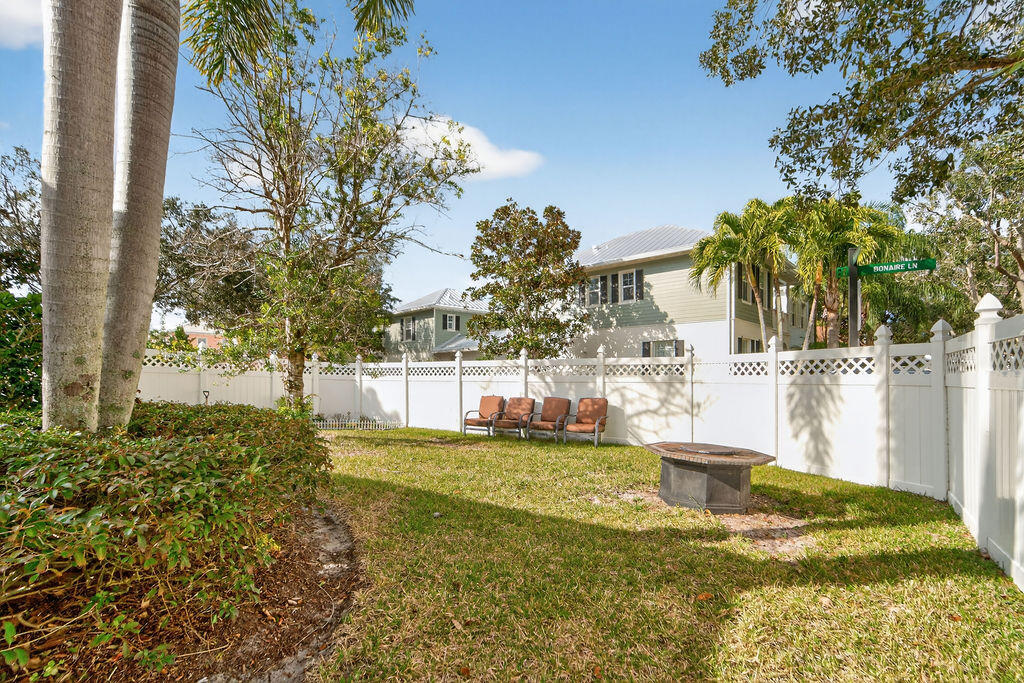 102 Bonaire Jupiter, FL 33458