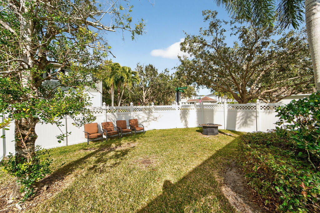 102 Bonaire Jupiter, FL 33458