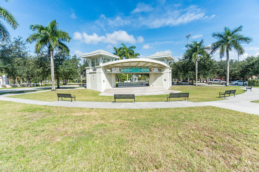 102 Bonaire Jupiter, FL 33458