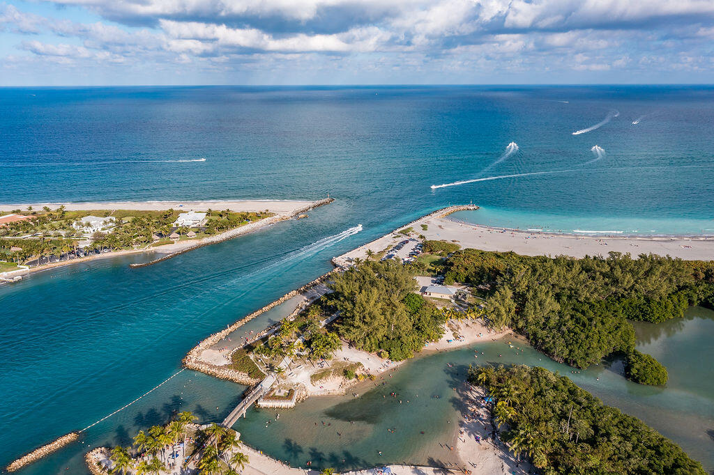 102 Bonaire Jupiter, FL 33458