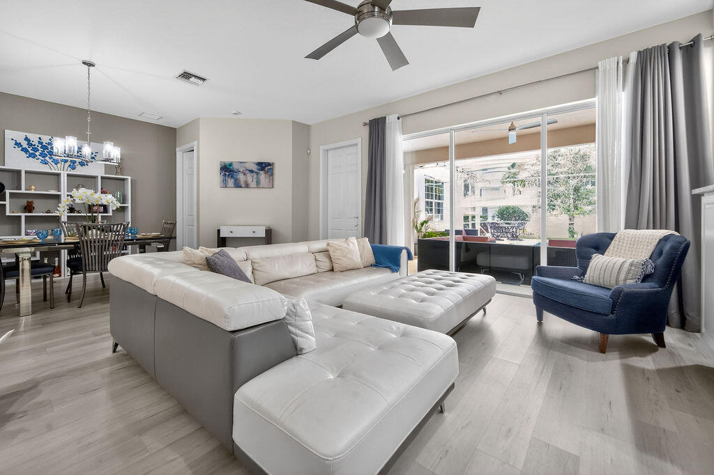 102 Bonaire Jupiter, FL 33458