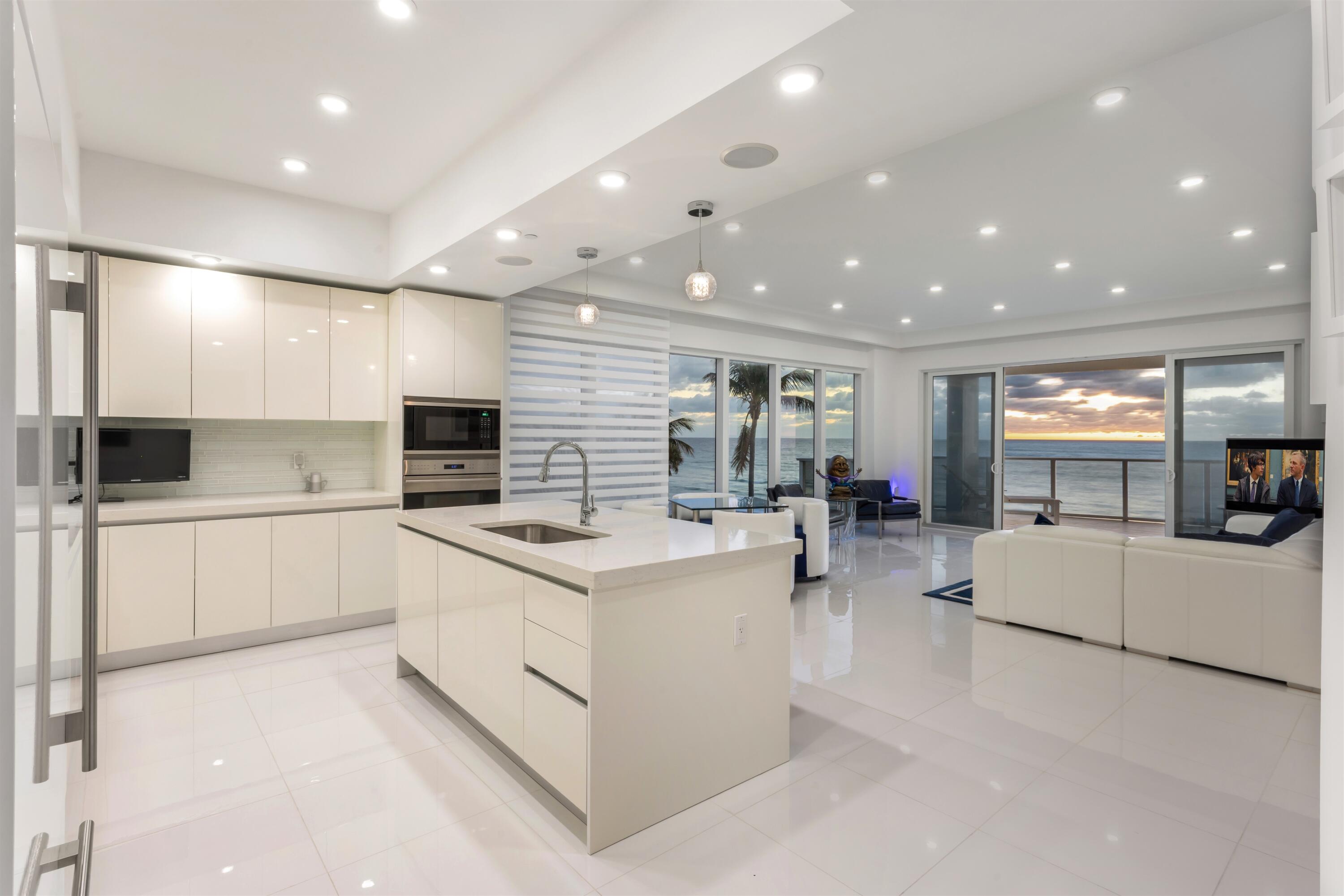 1200 Hillsboro Mile #1305 Hillsboro Beach, FL 33062