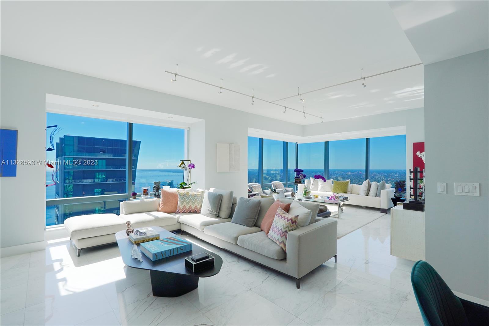 1425 Brickell Ave #59B