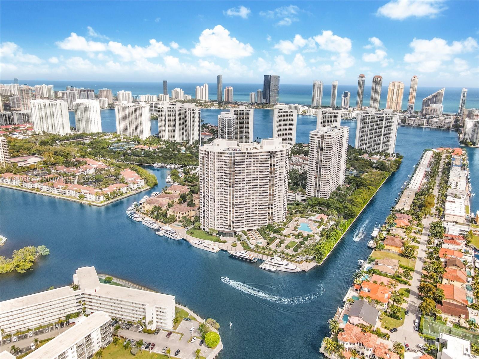 1000 W Island Blvd #1212