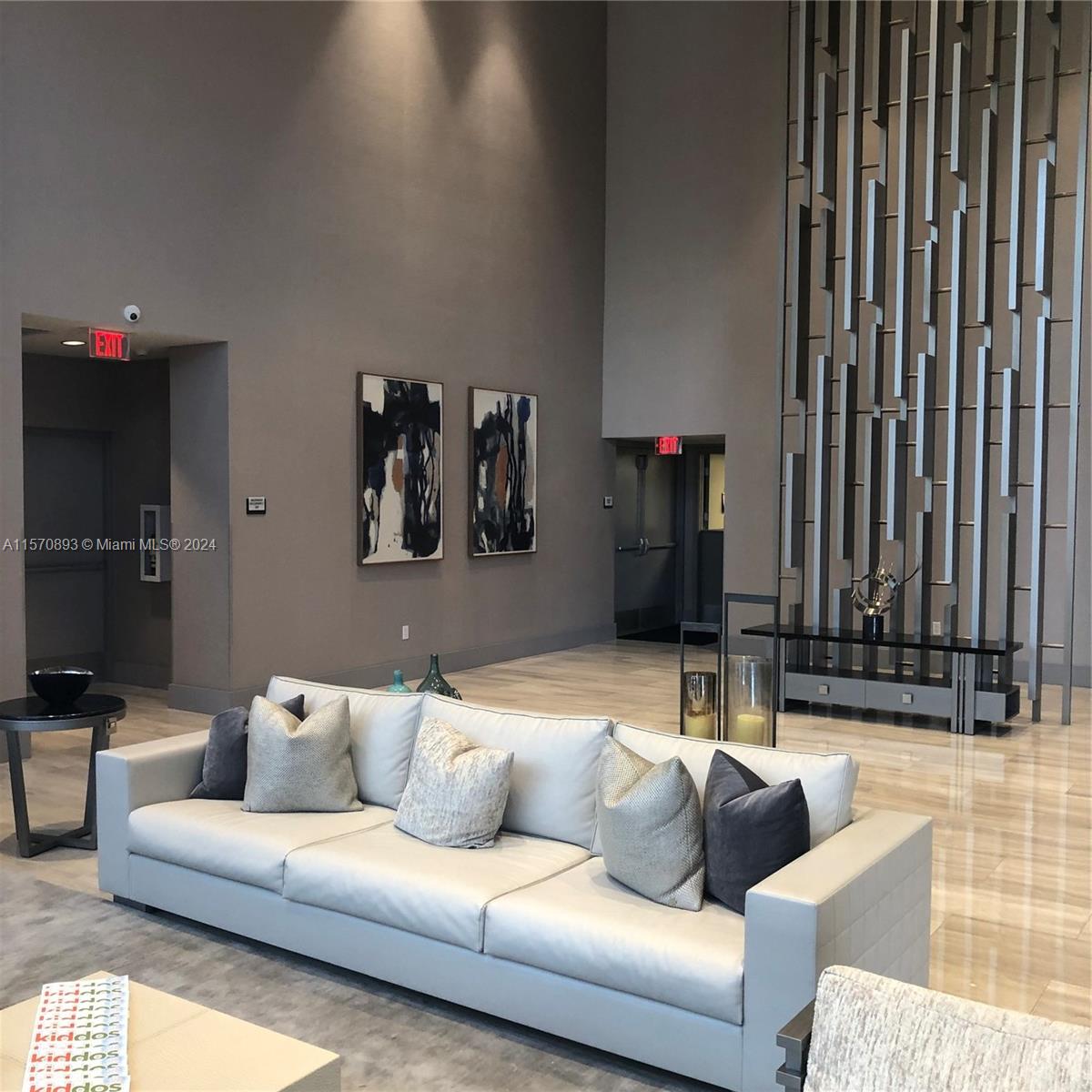 5300 NW Paseo Blvd #1705,Doral, FL 33166