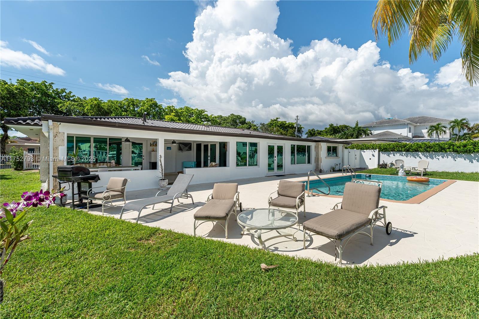 1975 Ixora Rd North Miami, FL 33181