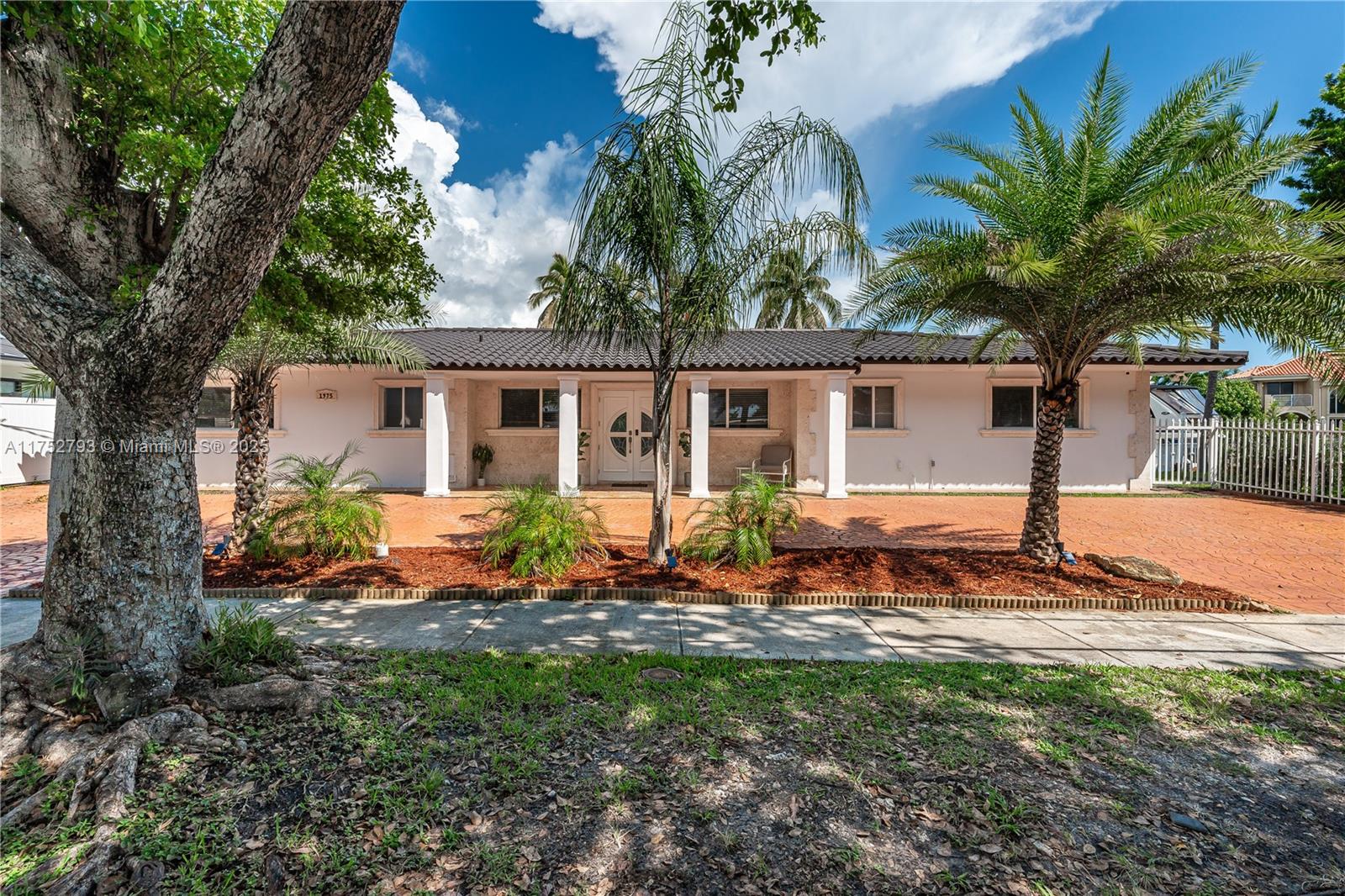 1975 Ixora Rd North Miami, FL 33181