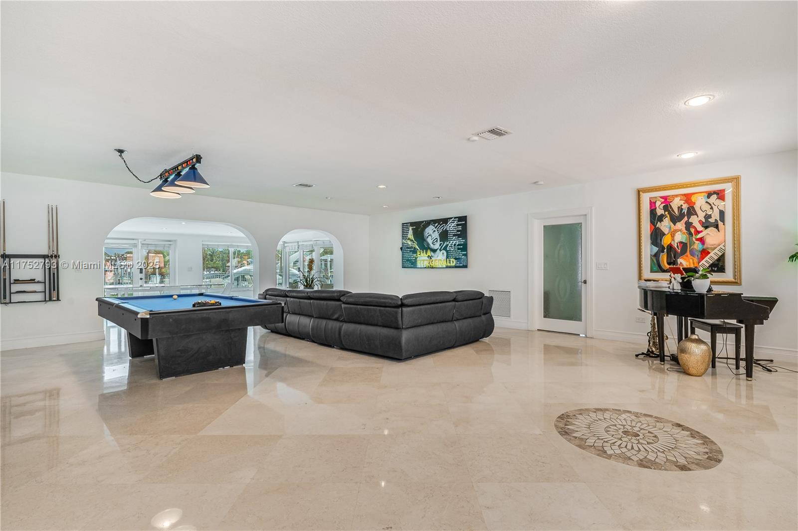 1975 Ixora Rd North Miami, FL 33181