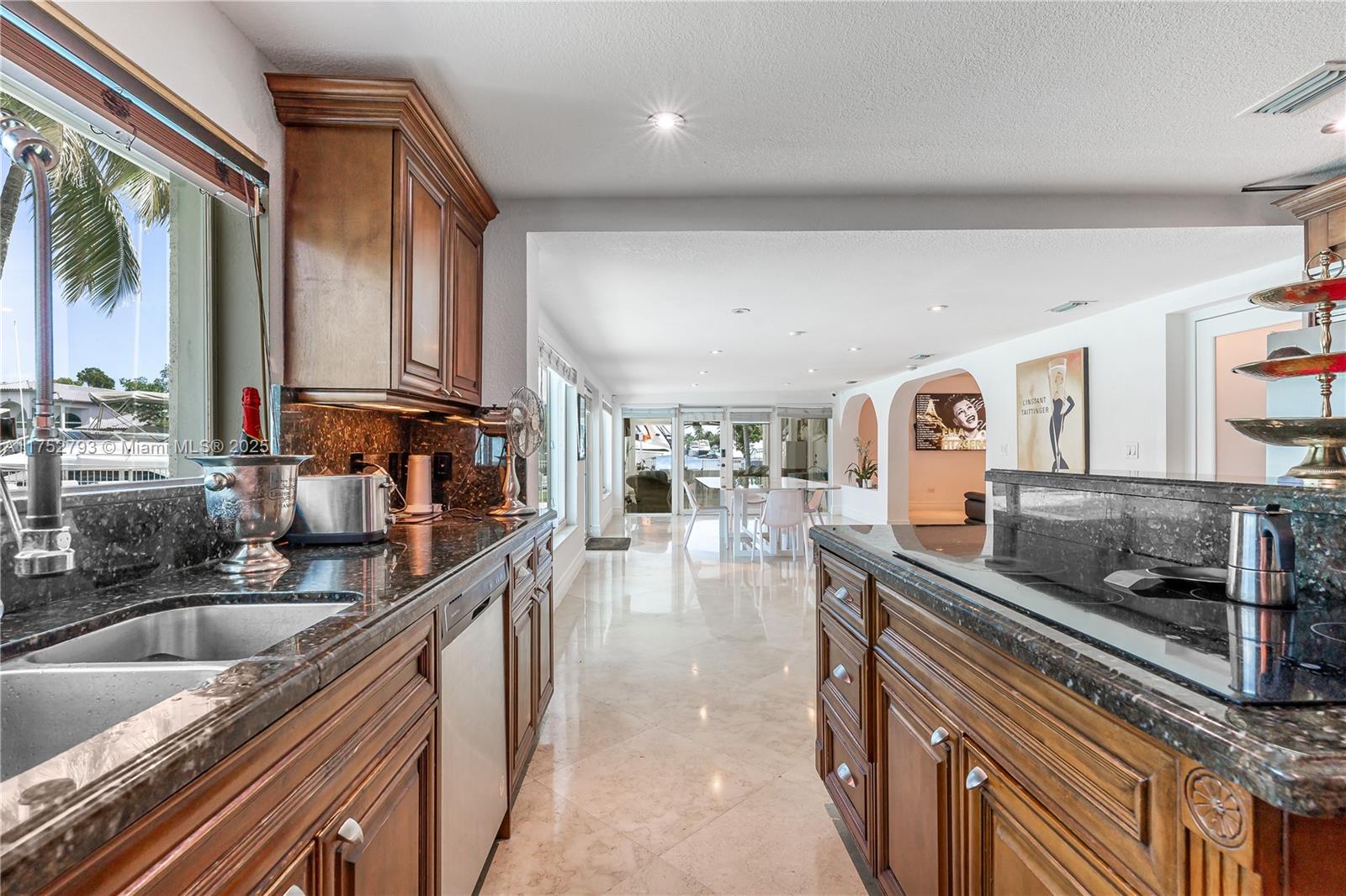 1975 Ixora Rd North Miami, FL 33181