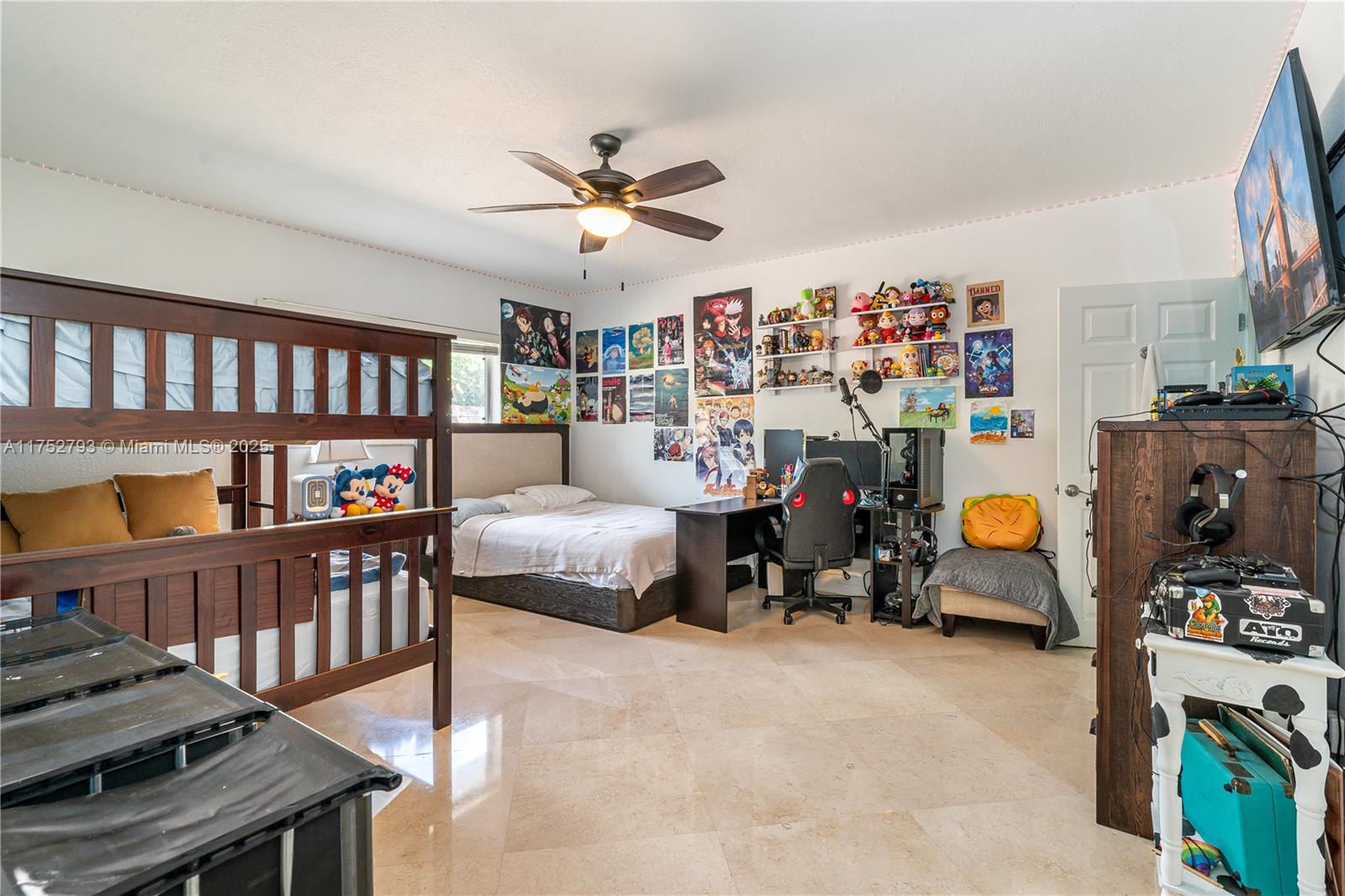 1975 Ixora Rd North Miami, FL 33181