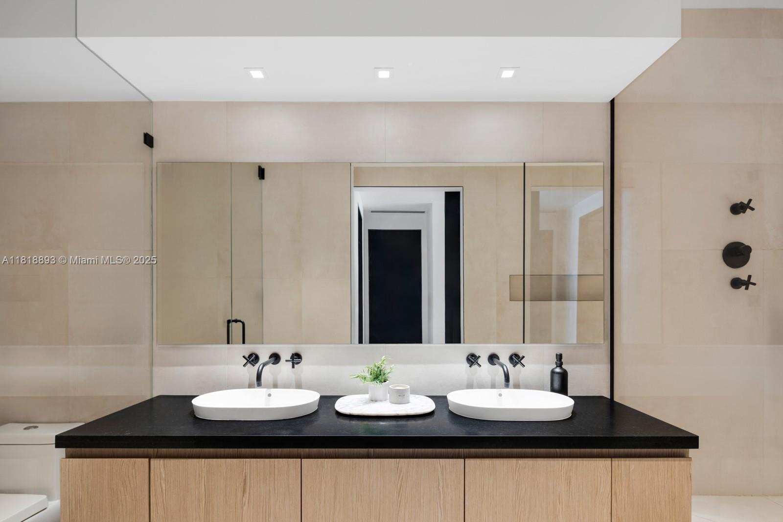 11 Island Ave #PH2 Miami Beach, FL 33139