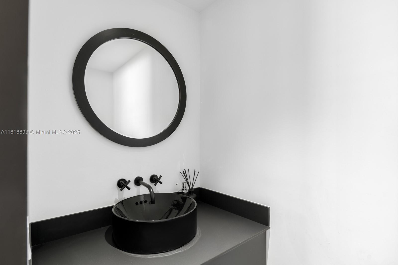 11 Island Ave #PH2 Miami Beach, FL 33139