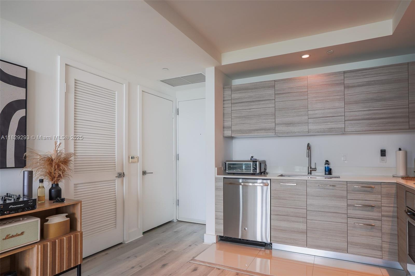 image The Hyde Residences3
