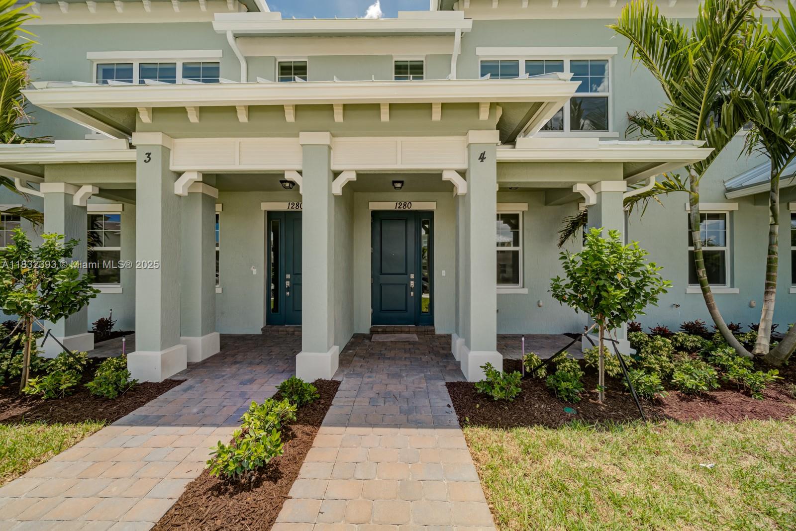 1280 Eucalyptus Dr #4