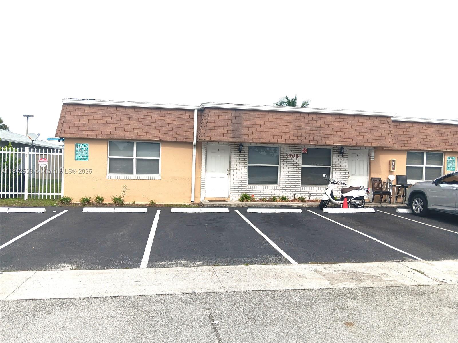 3908 NW 30th Ter
