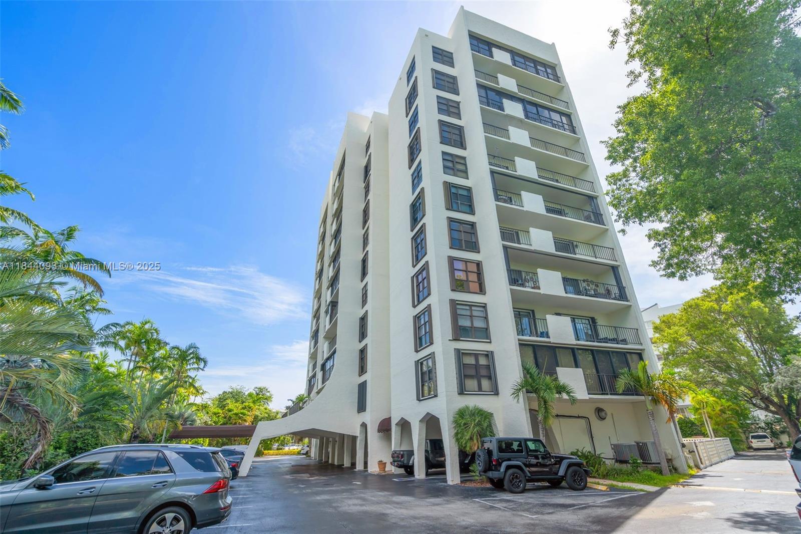 77 Crandon Blvd #3B