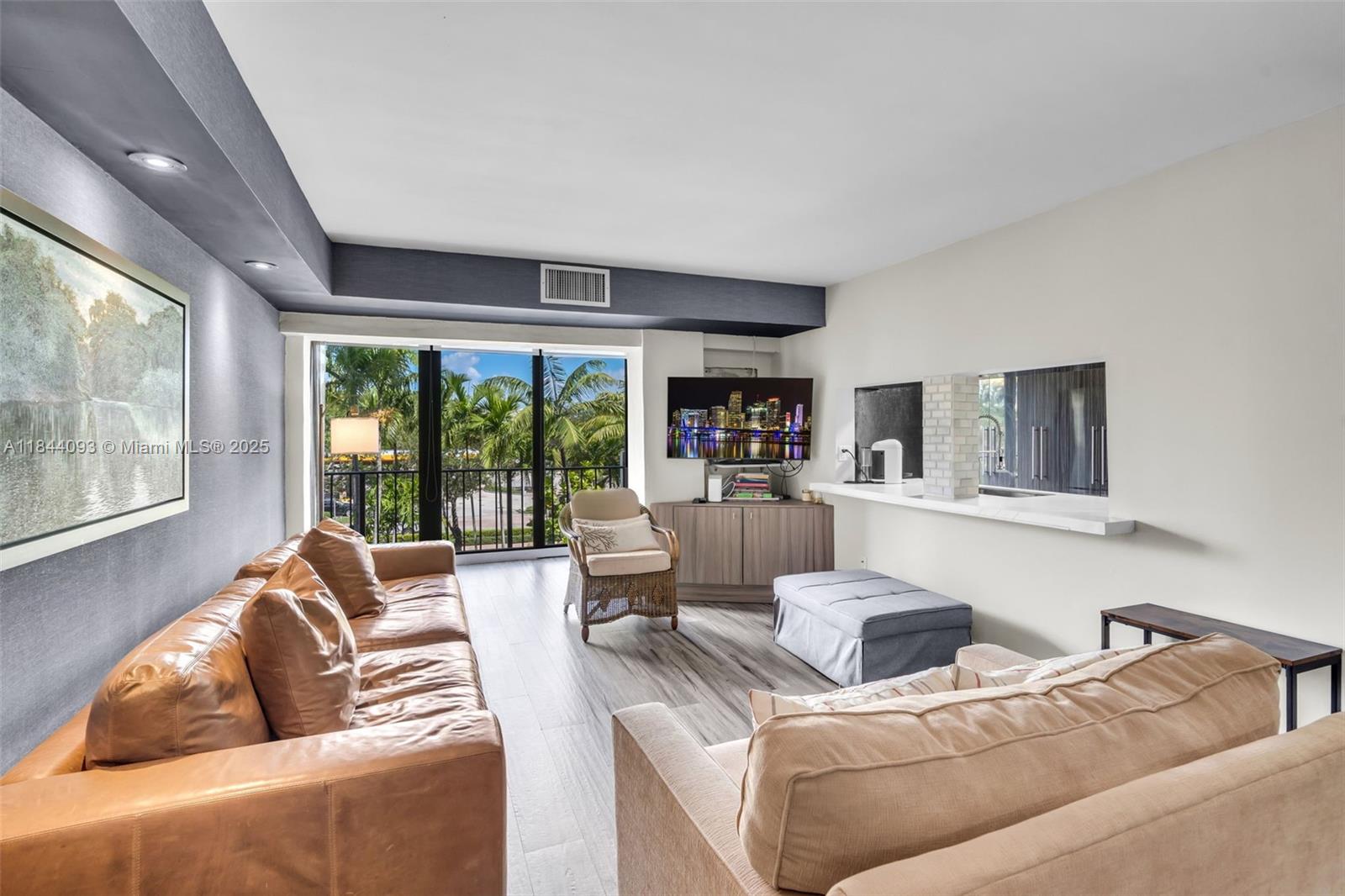 77 Crandon Blvd #3B Key Biscayne, FL 33149