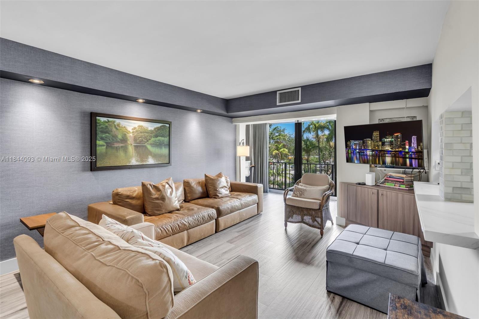 77 Crandon Blvd #3B Key Biscayne, FL 33149