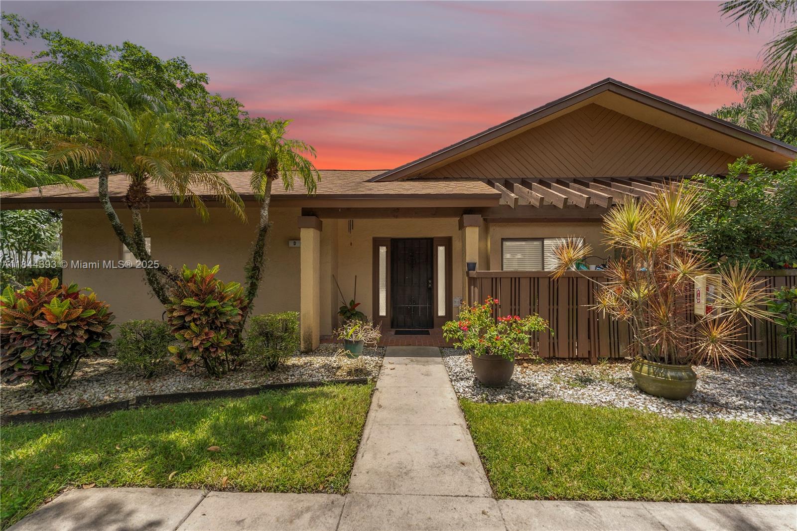 3953 Cocoplum Cir #3612