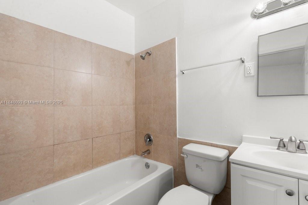 320 NE 13th Ave Boynton Beach, FL 33435