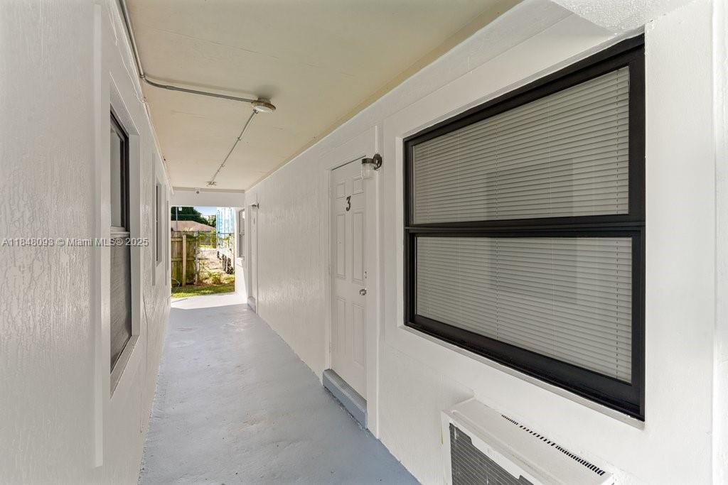 320 NE 13th Ave Boynton Beach, FL 33435