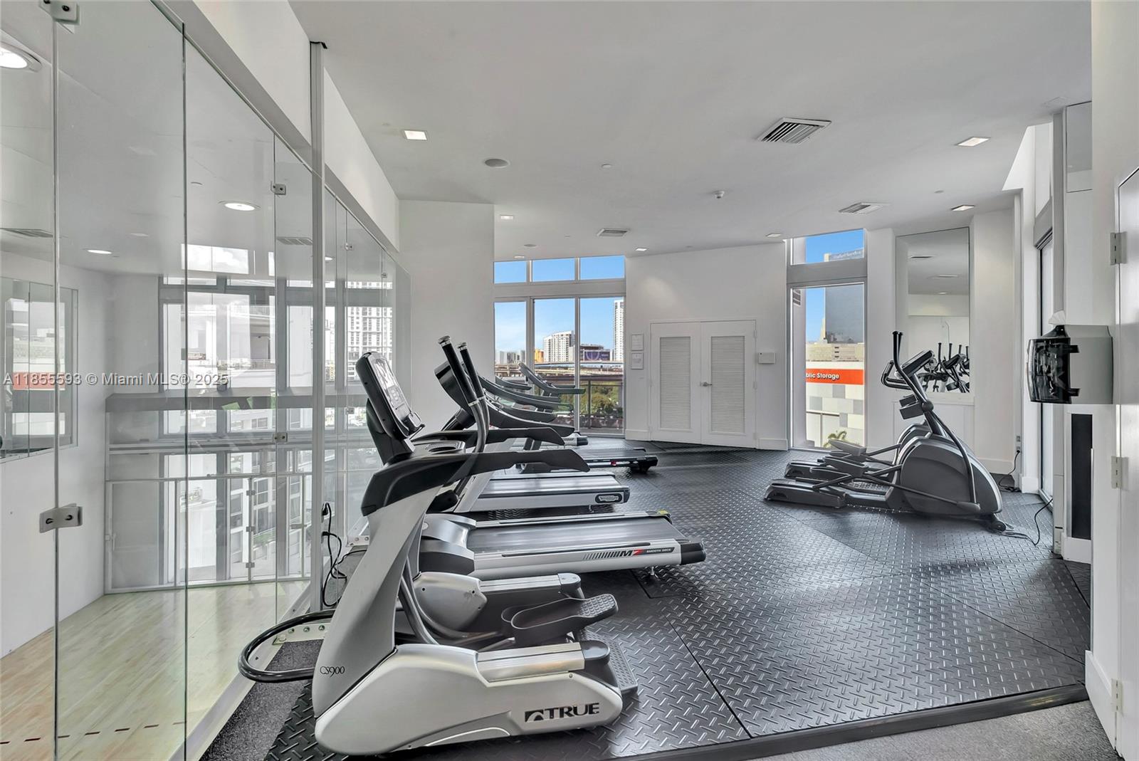 image Wind Condo16