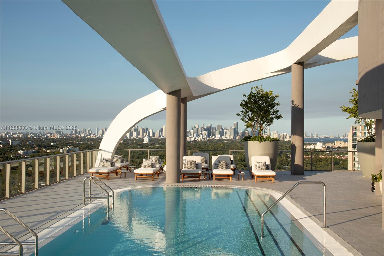 image Mr. C Tigertail Residence26