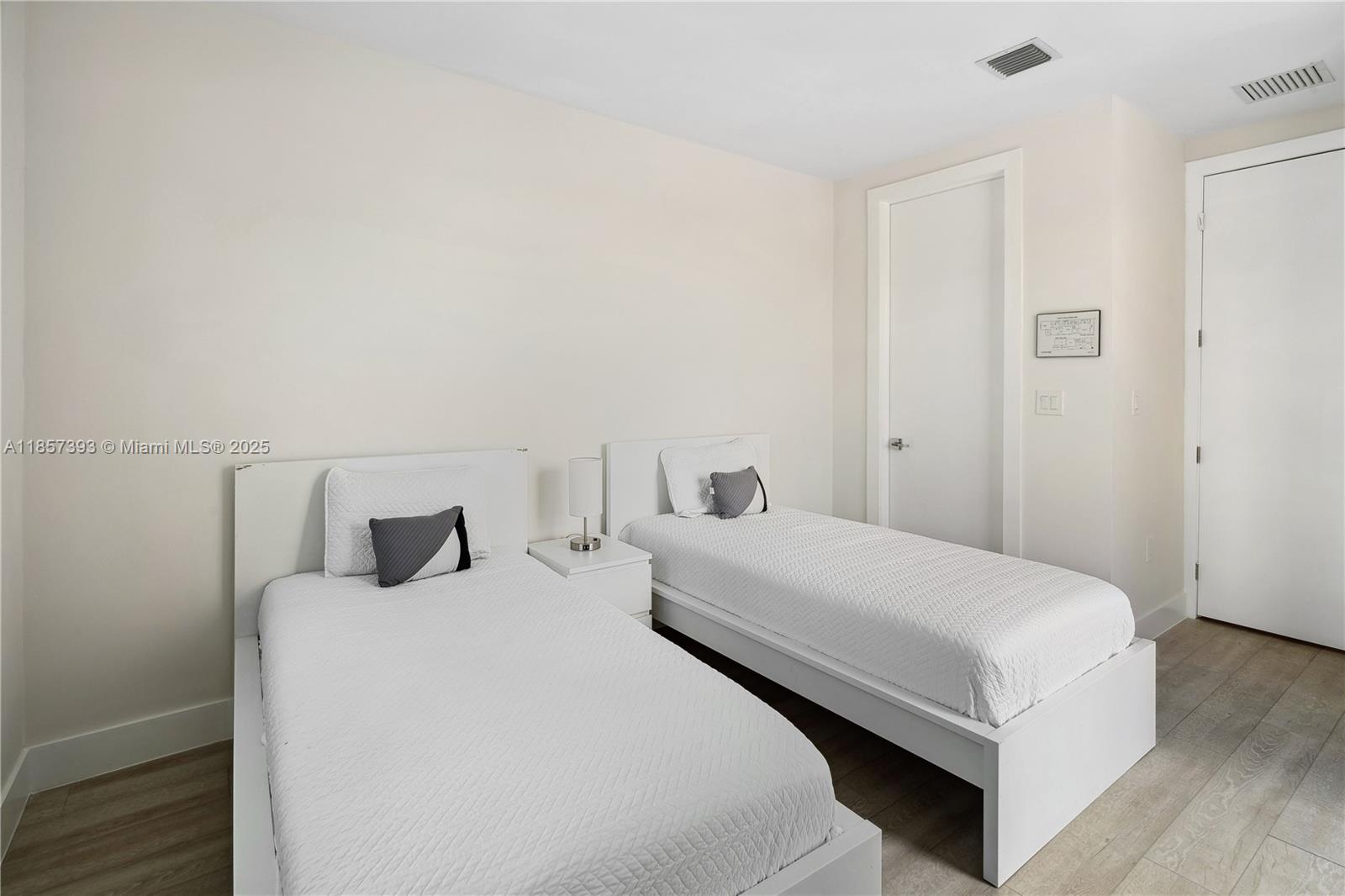 1020 NE 17th Ter Fort Lauderdale, FL 33304