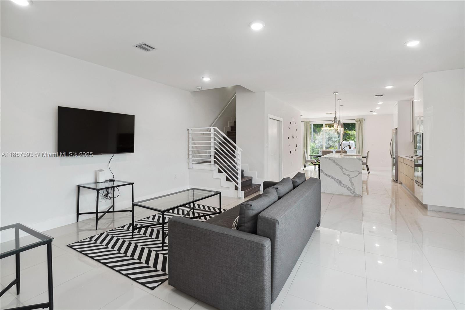 1020 NE 17th Ter Fort Lauderdale, FL 33304